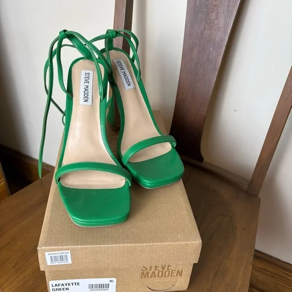 Steve Madden Vibrant Green Strappy Heels size 9 - Picture 2 of 7
